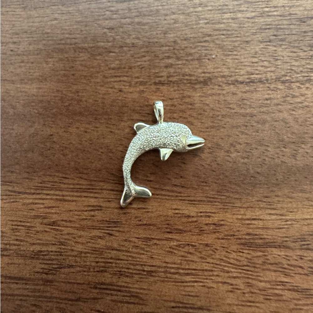 14k yellow gold Dolphin pendant - Picture 4 of 5
